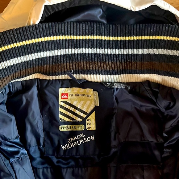 Men’s large quicksilver snowboarding jacket. I’m good used condition. - Picture 3 of 4